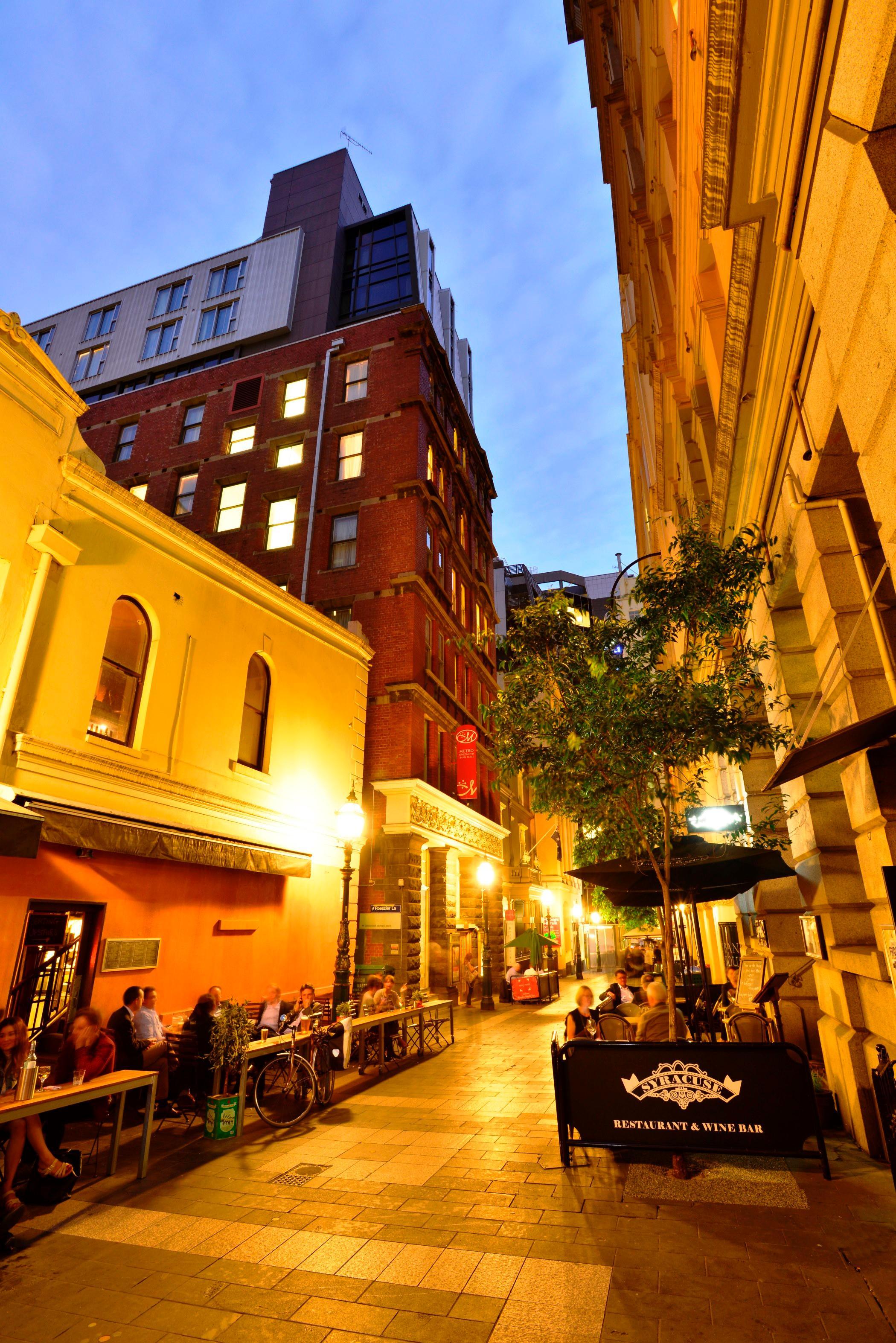 Metro Apartments On Bank Place Melbourne Bagian luar foto